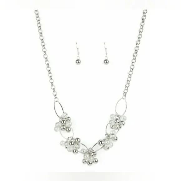 Effervescent Ensemble Glassy  IRIDESCENT Necklace Set - Picture 4 of 6